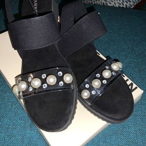 ANNE KLEIN Black Sandals Shoes size 9 1/2 Perfect condition